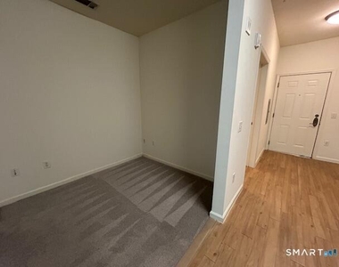 10 Norden Place - Photo Thumbnail 17