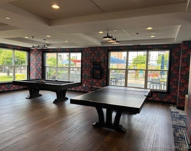 10 Norden Place - Photo Thumbnail 3
