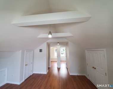 170 Brookfield Avenue - Photo Thumbnail 8