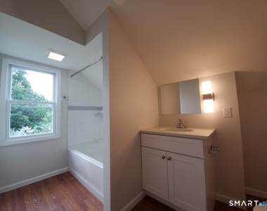 170 Brookfield Avenue - Photo Thumbnail 12