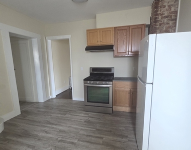 37 Rose Park Avenue - Photo Thumbnail 2