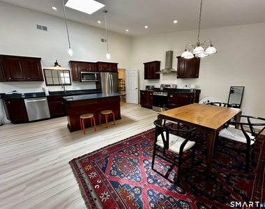18 Graves Avenue - Photo Thumbnail 4