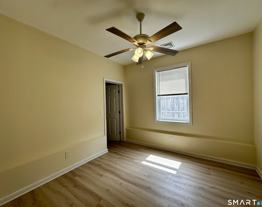 18 Graves Avenue - Photo Thumbnail 14