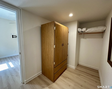 18 Graves Avenue - Photo Thumbnail 16