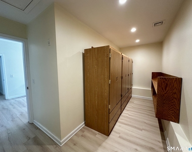 18 Graves Avenue - Photo Thumbnail 26