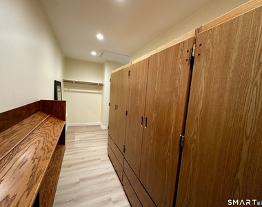 18 Graves Avenue - Photo Thumbnail 25