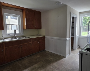 86 Main Street - Photo Thumbnail 4