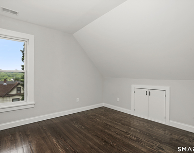 174 Coram Avenue - Photo Thumbnail 7