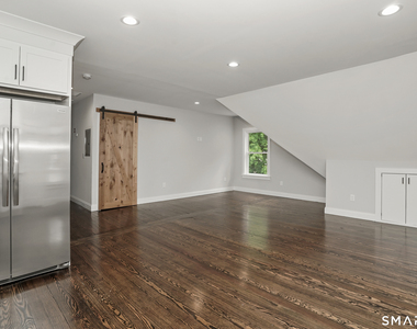 174 Coram Avenue - Photo Thumbnail 9