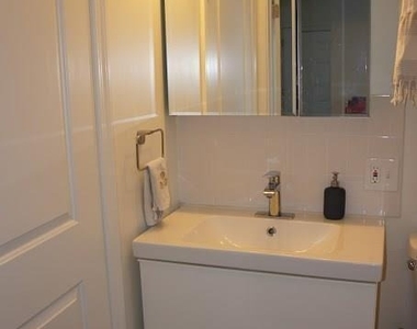 16 Manor Street - Photo Thumbnail 6