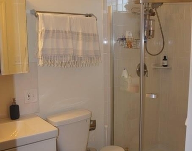 16 Manor Street - Photo Thumbnail 7