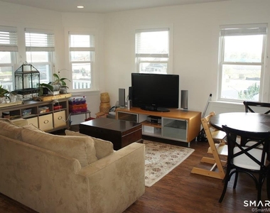 16 Manor Street - Photo Thumbnail 1