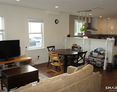 16 Manor Street - Photo Thumbnail 2