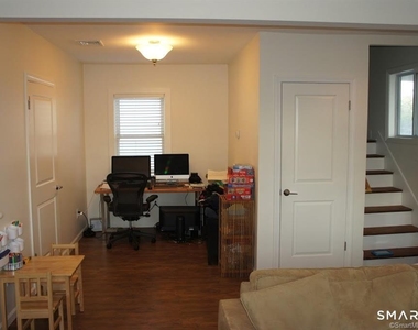 16 Manor Street - Photo Thumbnail 3