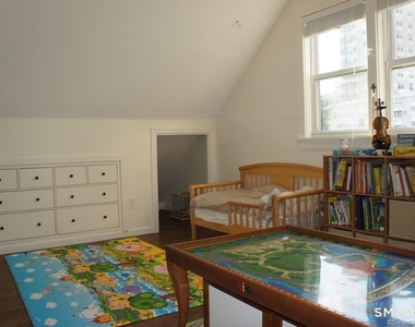 16 Manor Street - Photo Thumbnail 13