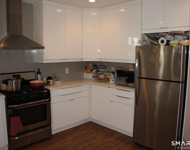 16 Manor Street - Photo Thumbnail 4