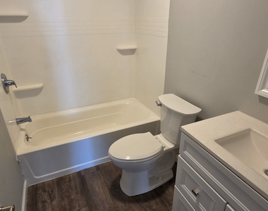 158 Greenwood Avenue - Photo Thumbnail 9