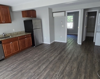 158 Greenwood Avenue - Photo Thumbnail 4
