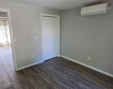 158 Greenwood Avenue - Photo Thumbnail 8