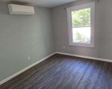 158 Greenwood Avenue - Photo Thumbnail 7