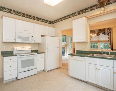 47 Pepper Bush Lane - Photo Thumbnail 18