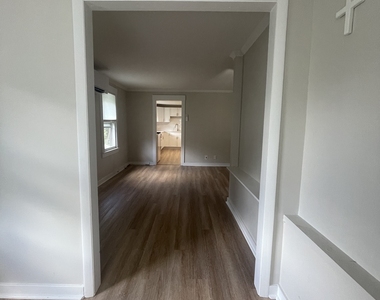 108 Curtiss Street - Photo Thumbnail 4