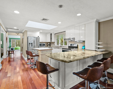 14 Ridgewood Road - Photo Thumbnail 4