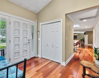 14 Ridgewood Road - Photo Thumbnail 2