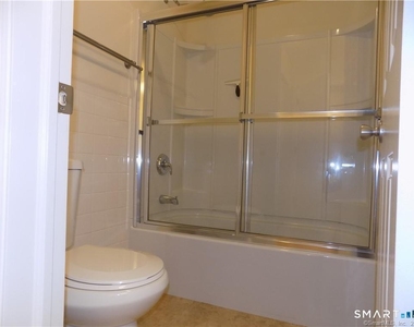 6 Barnum Court - Photo Thumbnail 9