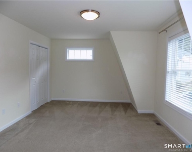 6 Barnum Court - Photo Thumbnail 7