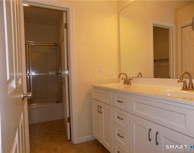 6 Barnum Court - Photo Thumbnail 11