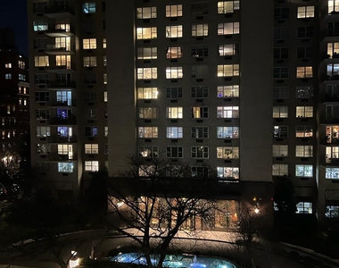 E 89th St / York Avenue - Photo Thumbnail 14