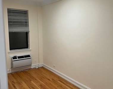 E 89th St / York Avenue - Photo Thumbnail 11