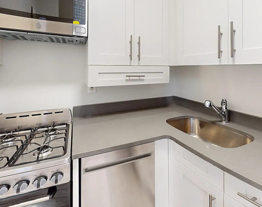 201 West 14th Street - Photo Thumbnail 6