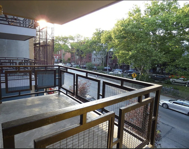 77 Berry Street - Photo Thumbnail 2