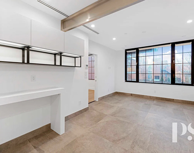 205 Frost Street - Photo Thumbnail 2