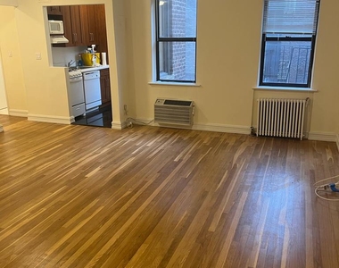 E 89th St / York Avenue - Photo Thumbnail 5