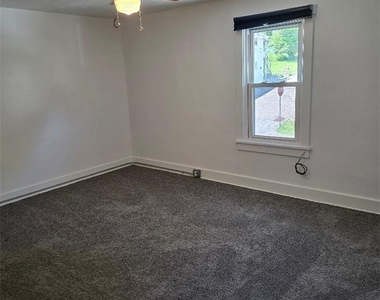 425 Mount Vernon Ave - Photo Thumbnail 8