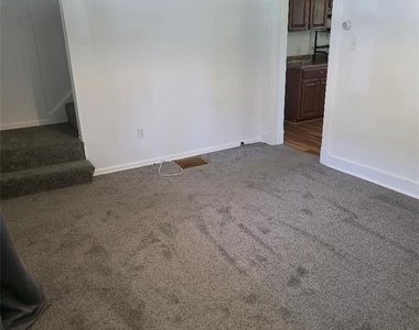 425 Mount Vernon Ave - Photo Thumbnail 4