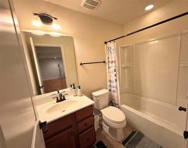 2702 Pittsburgh Ct - Photo Thumbnail 15