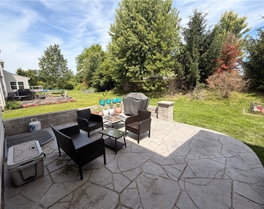 2702 Pittsburgh Ct - Photo Thumbnail 17