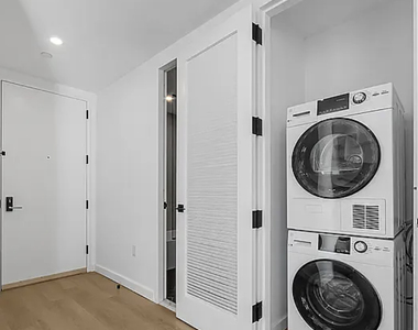 953 Dean Street - Photo Thumbnail 7