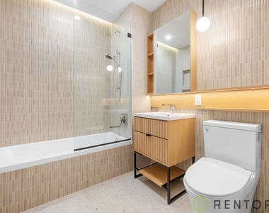 104 Fleet Place - Photo Thumbnail 2