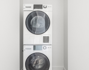 104 Fleet Place - Photo Thumbnail 3
