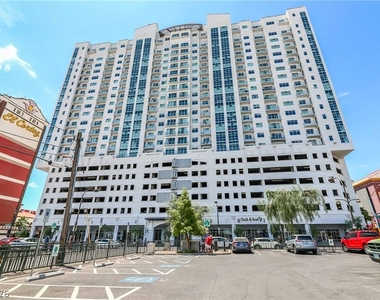 150 Las Vegas Boulevard - Photo Thumbnail 15