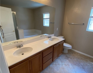 11645 Royal Derwent Drive - Photo Thumbnail 8