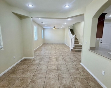 7312 W Mesa Vista Avenue - Photo Thumbnail 10