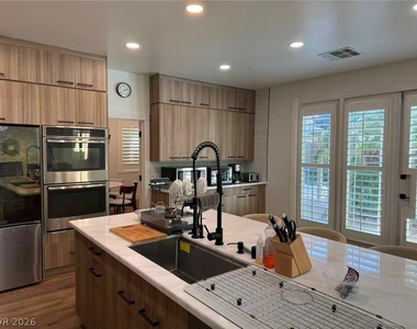 605 Runbridge Street - Photo Thumbnail 7