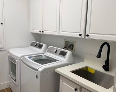 605 Runbridge Street - Photo Thumbnail 44