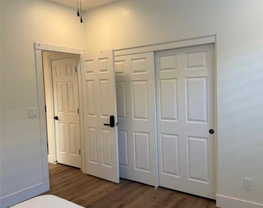 605 Runbridge Street - Photo Thumbnail 16